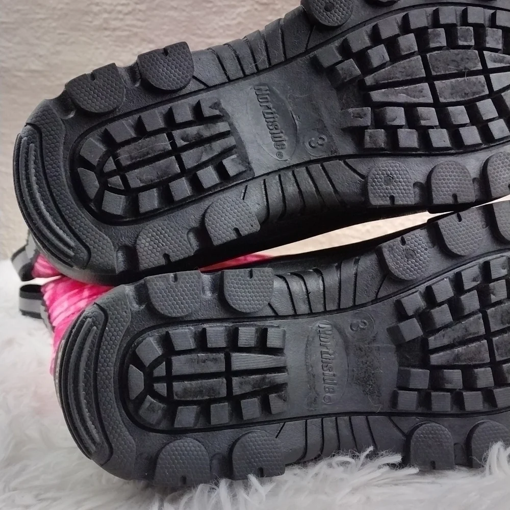 Northside Thermopile Black Pink Plaid Upper Zipper Front Step In Snow Boot Shoe